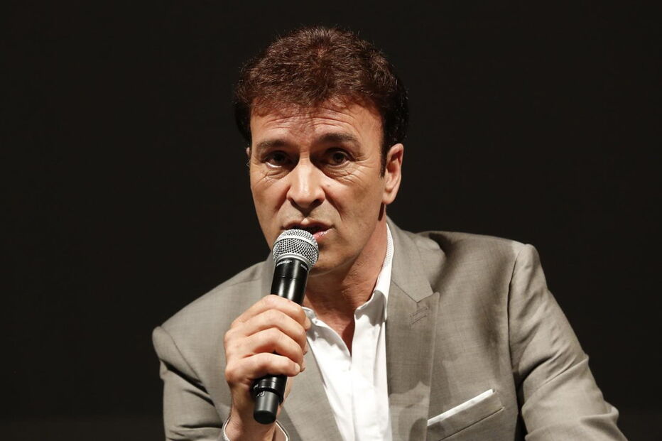 Fãs de Tony Carreira ao rubro com livro