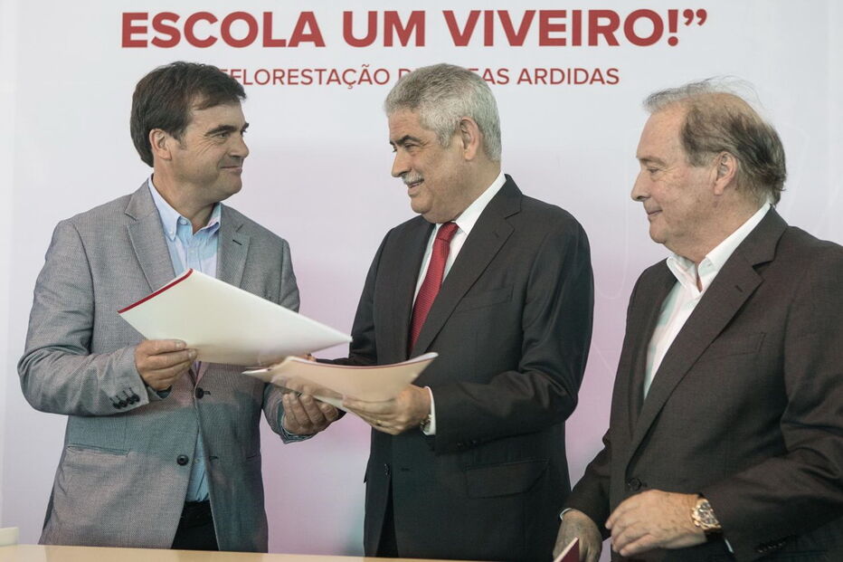 Luís Filipe Vieira apresenta projeto de criação de viveiros em escolas