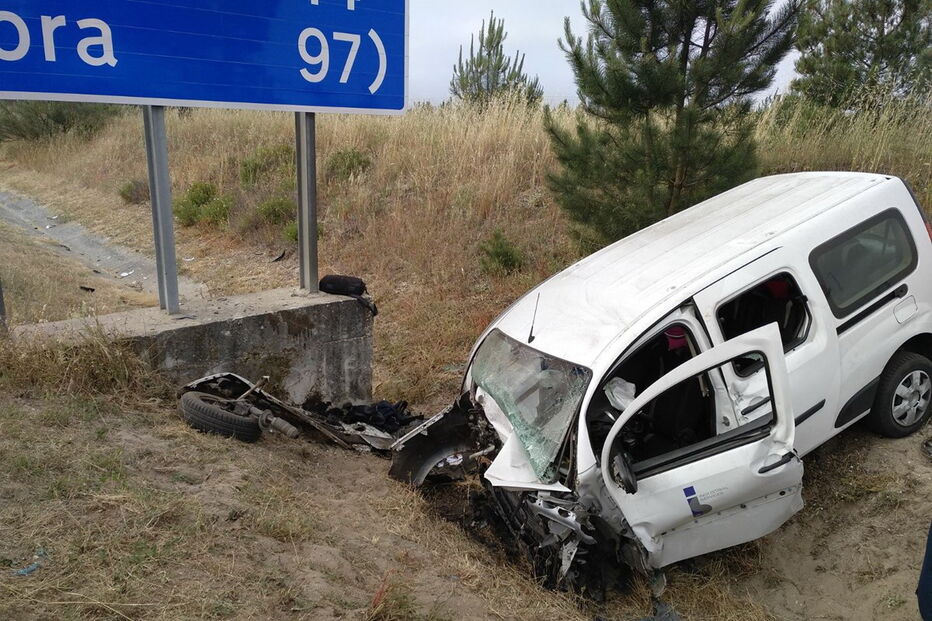 Despiste de carrinha deixa mulher de 25 anos ferida no Pinhal Novo
