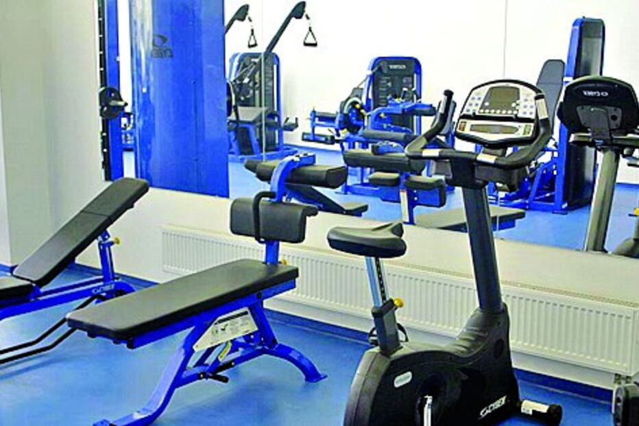 Ginásio equipado e moderno para o treino individual dos craques