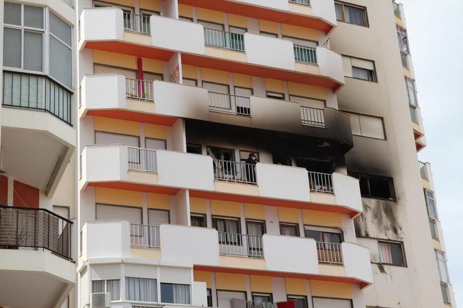 Explosão em prédio de Portimão