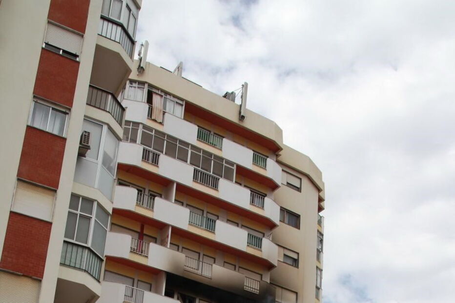 Explosão em prédio de Portimão