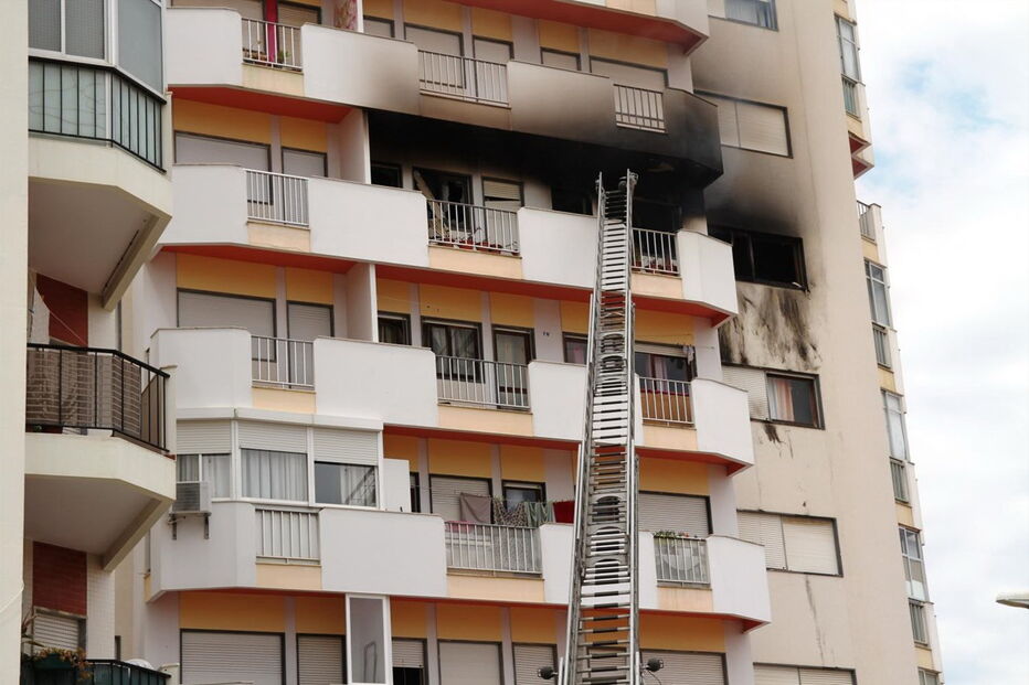 Explosão em prédio de Portimão