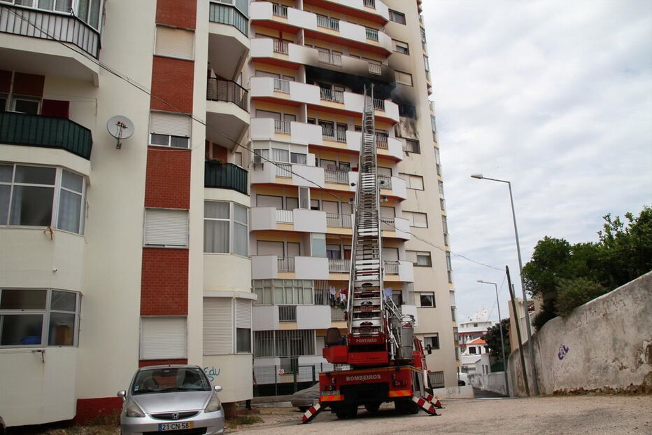 Explosão em prédio de Portimão