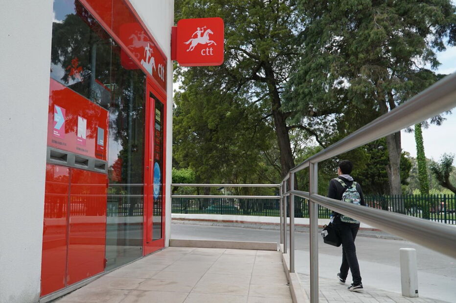 Estação dos CTT em Maceira, Leiria, foi um dos locais alvos de buscas 