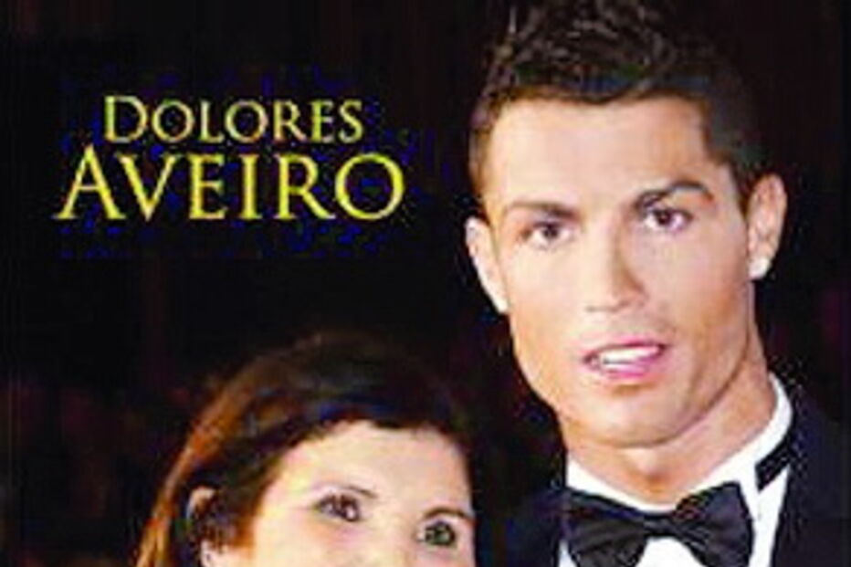 Na capa da obra não consta o nome do autor, Paulo Sousa Costa   