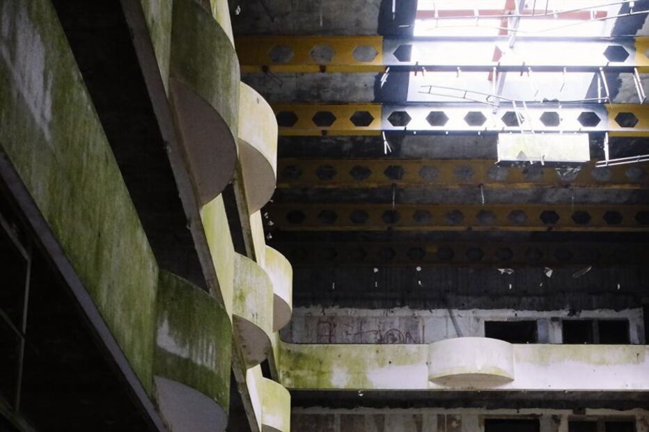 Hotel Monte Palace, na Ilha de São Miguel, está em ruínas há vários anos