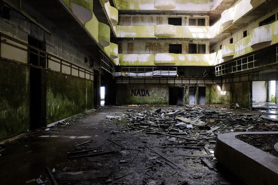 Hotel Monte Palace, na Ilha de São Miguel, está em ruínas há vários anos