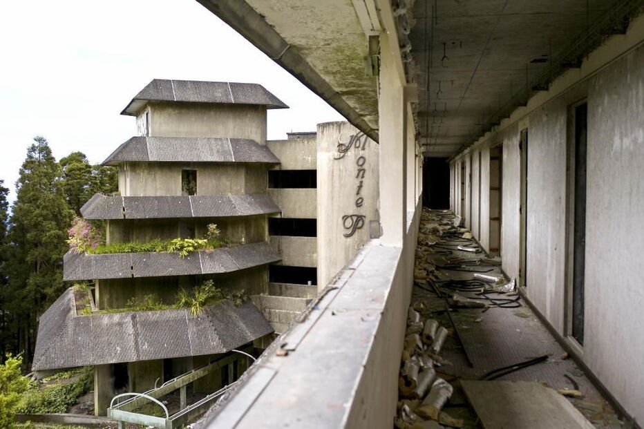 Hotel Monte Palace, na Ilha de São Miguel, está em ruínas há vários anos