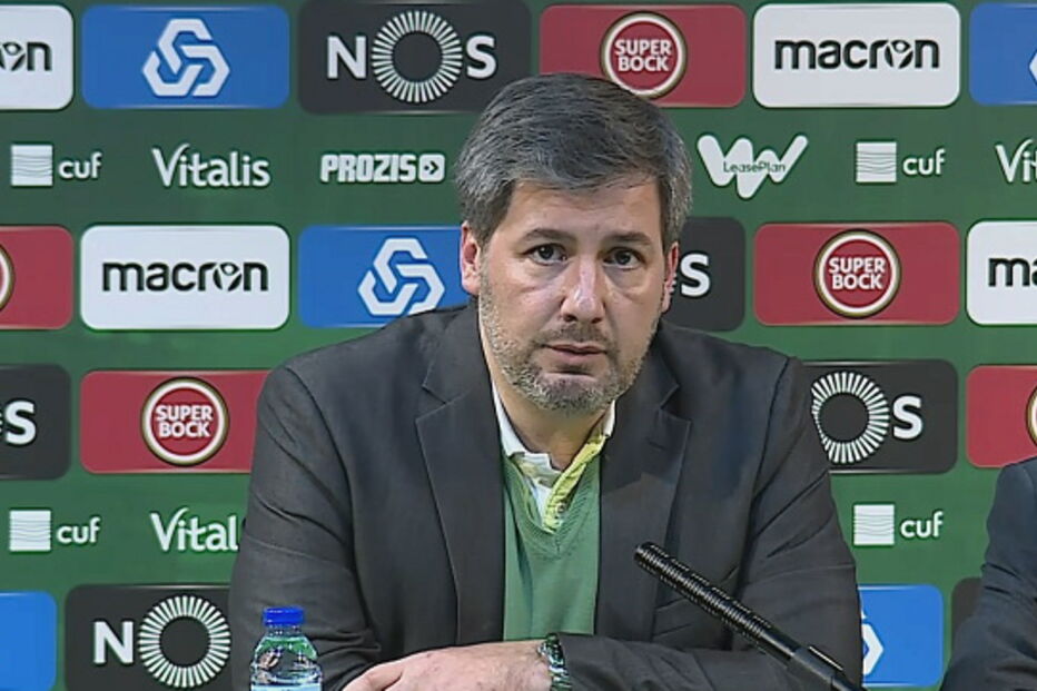 Bruno de Carvalho em conferência de imprensa no Sporting
