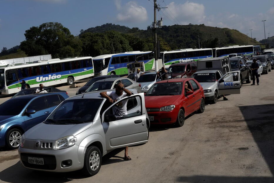 Camionistas em protesto bloqueiam estradas em todo o Brasil