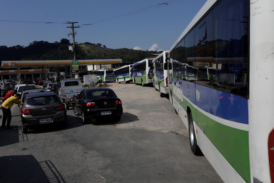 Camionistas em protesto bloqueiam estradas em todo o Brasil