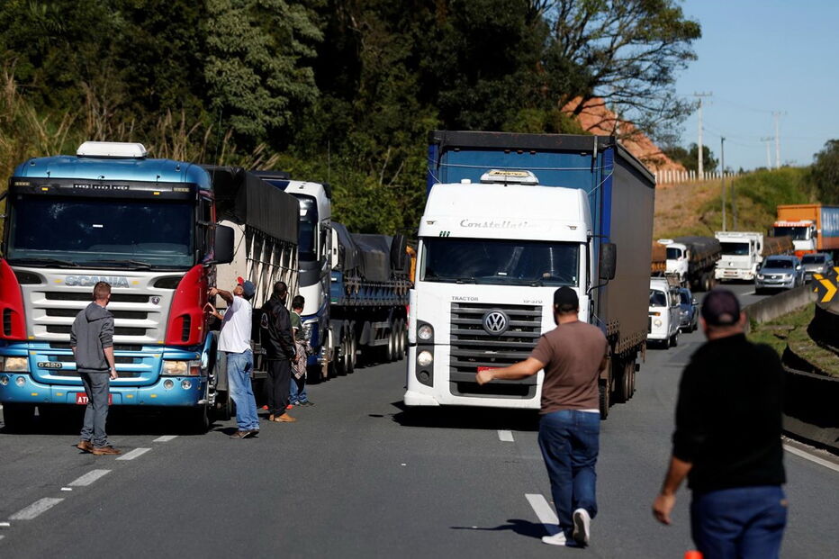 Camionistas brasileiros bloquearam estradas em todo o país
