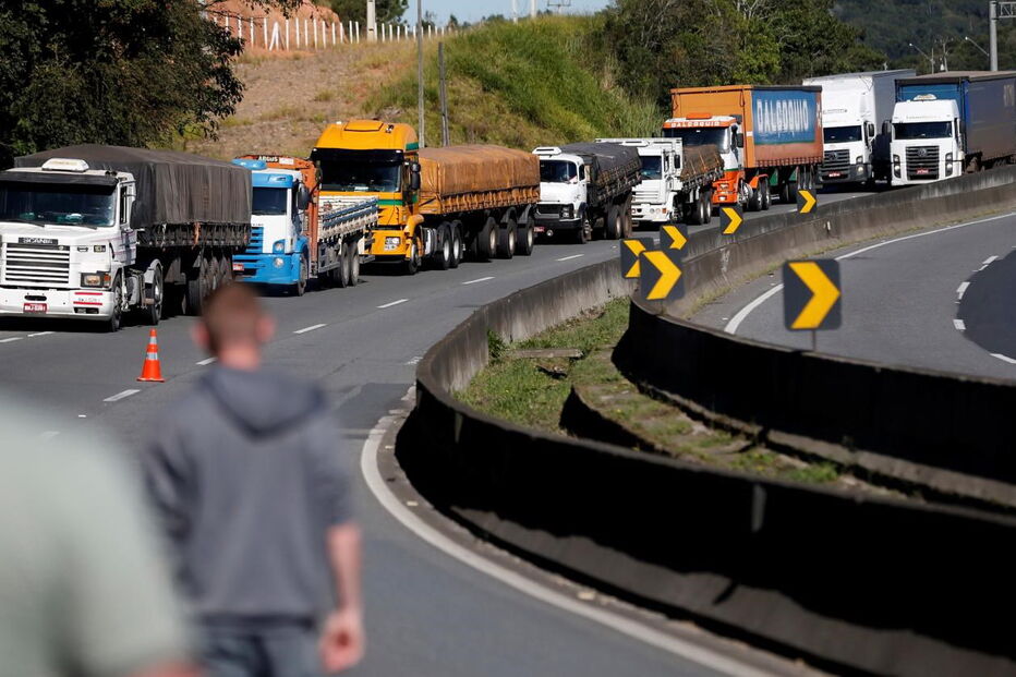 Camionistas brasileiros bloquearam estradas em todo o país