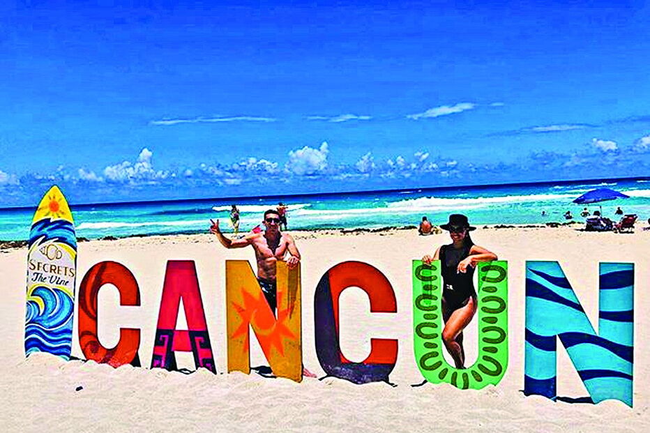 Héctor Herrera com a mulher, Chantal Mato, em Cancún