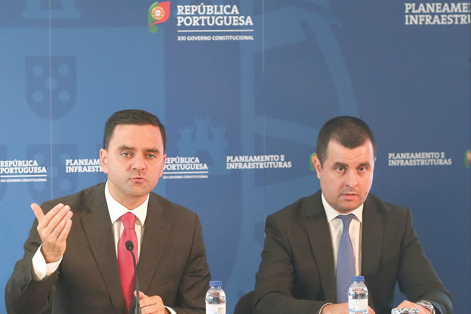 Ministro do Planeamento, Pedro Marques, e secretário de Estado Guilherme W. d’Oliveira Martins tutelam contratação  