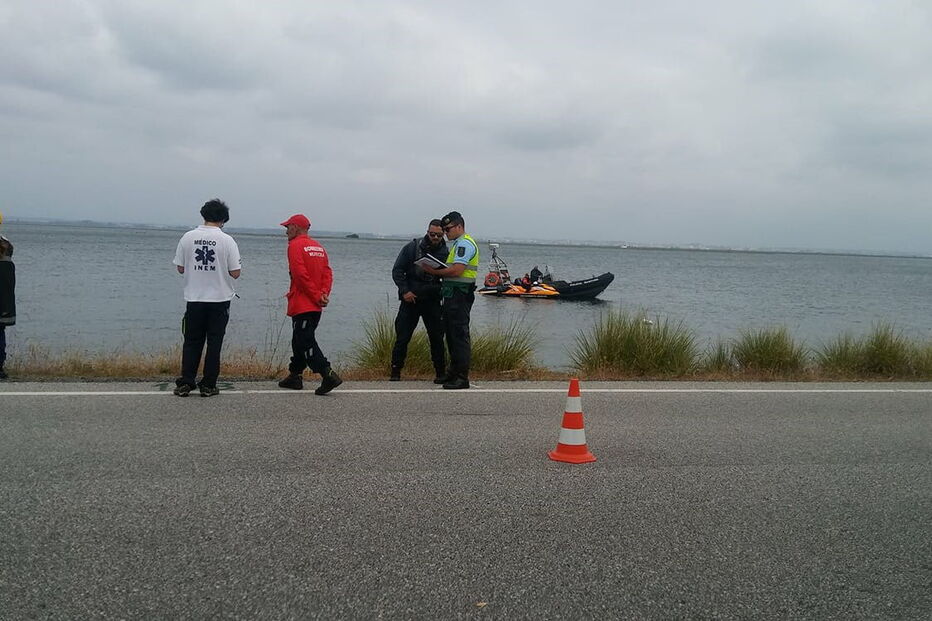 Queda de carro à Ria de Aveiro