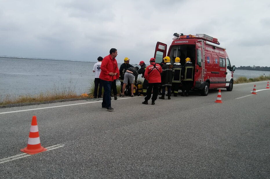 Queda de carro à ria de Aveiro