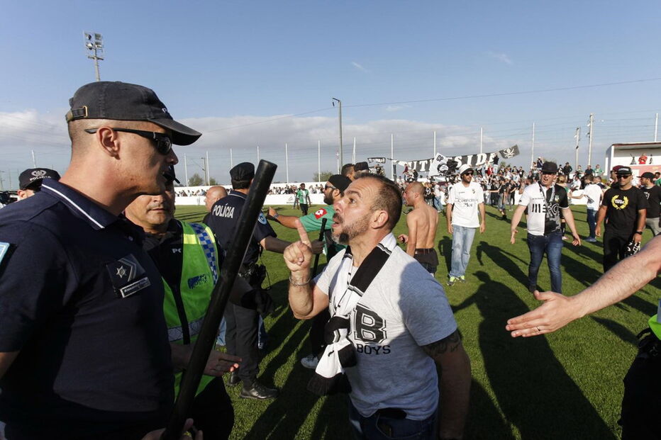 Confrontos no final do Vilafranquense-Farense obrigam a intervenção policial