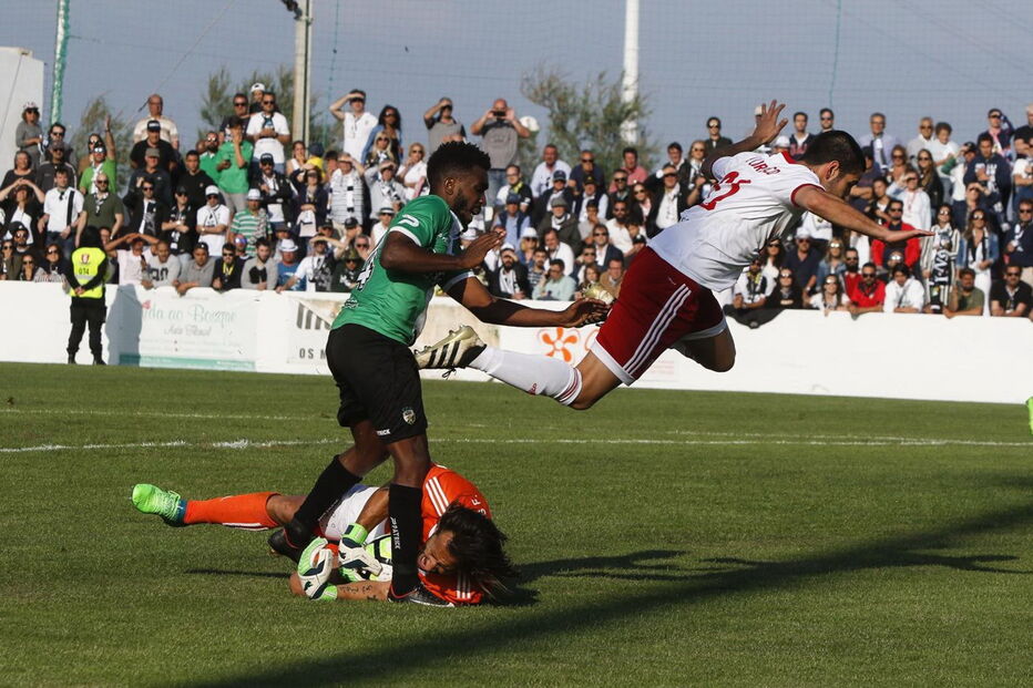 Confrontos no final do Vilafranquense-Farense obrigam a intervenção policial