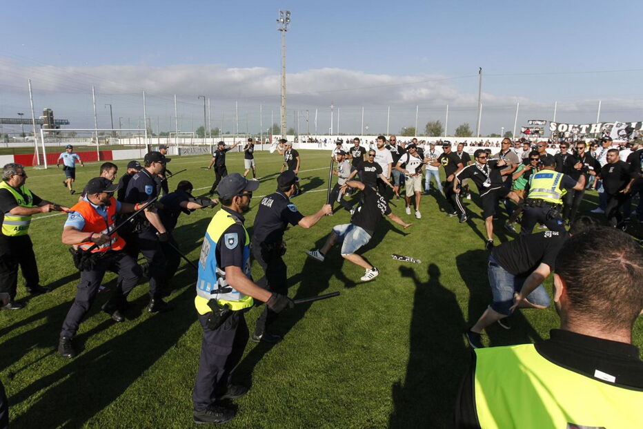 Confrontos no final do Vilafranquense-Farense obrigam a intervenção policial