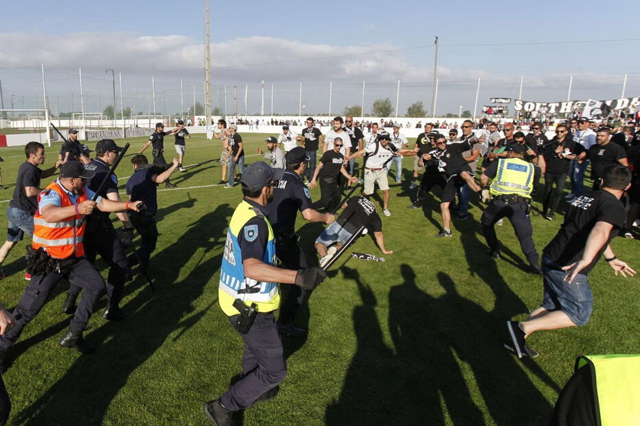 Confrontos no final do Vilafranquense-Farense obrigam a intervenção policial