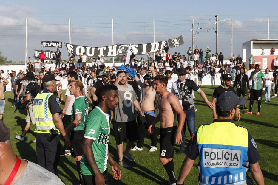 Confrontos no final do Vilafranquense-Farense obrigam a intervenção policial