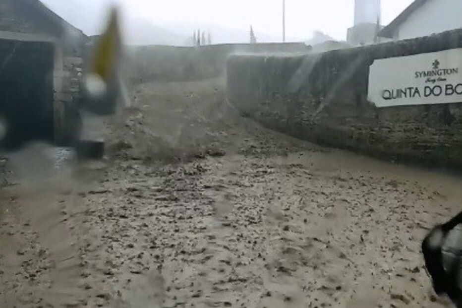 Chuva e granizo provocam inundações e estragos em Trás-os-Montes