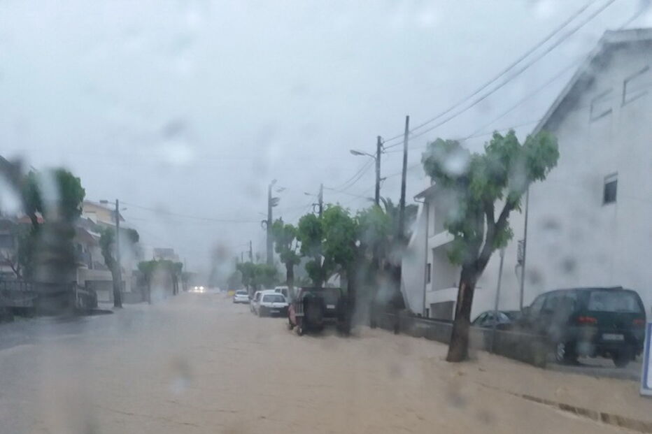 Chuva e granizo provocam inundações e estragos em Trás-os-Montes	