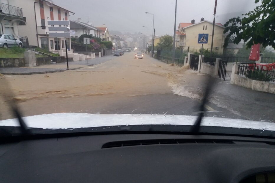 Chuva e granizo provocam inundações e estragos em Trás-os-Montes	