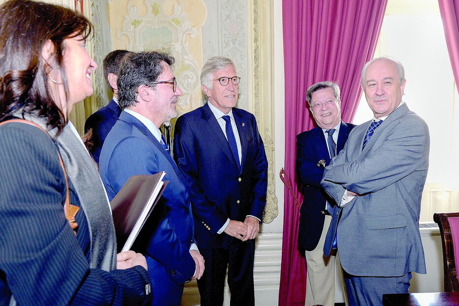 Rui Rio (à direita)