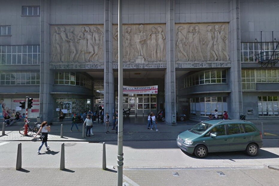 O liceu de Leónie de Waha, em Liége, onde o atirador fez uma refém