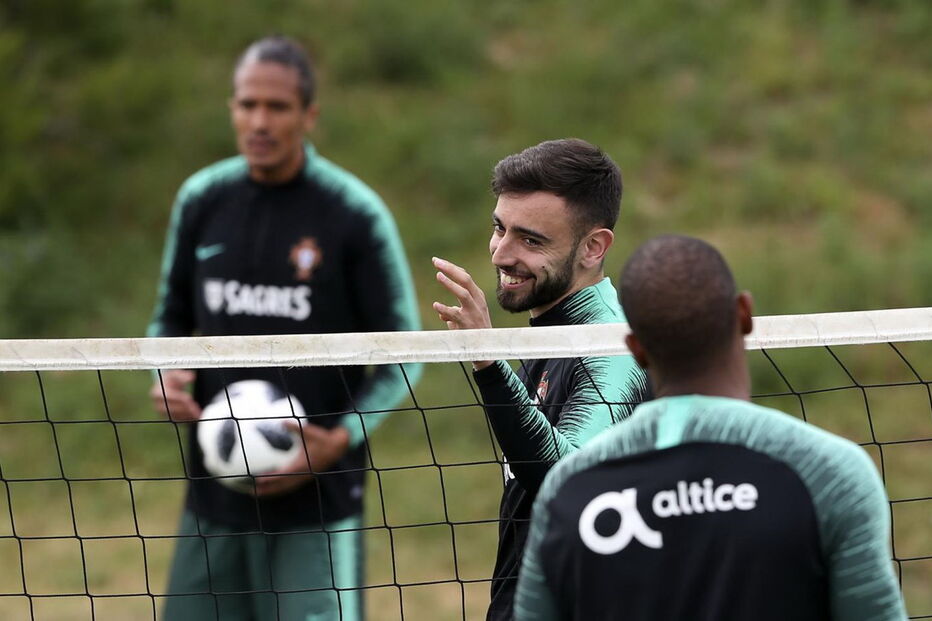 Rui Patrício, Bruno Fernandes e Gelson no treino da seleção portuguesa
