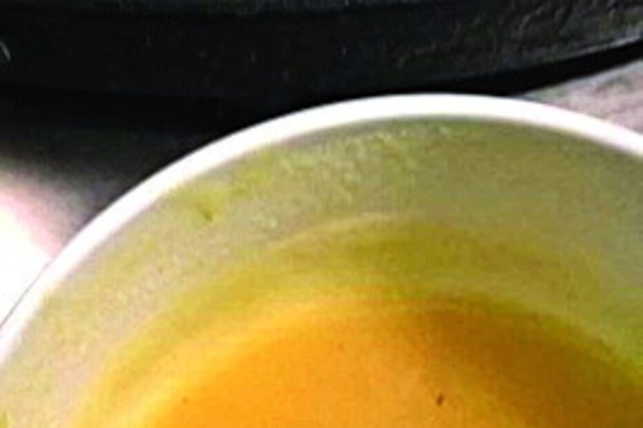 Fotos mostram barata na sopa  servida no  refeitório