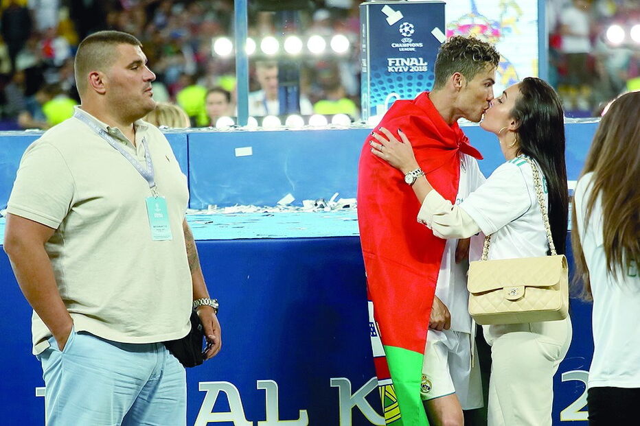 Cristiano Ronaldo protegido em Kiev