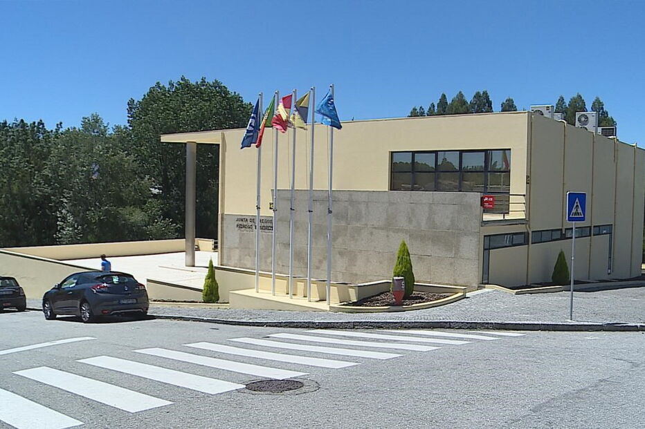 Ladrão baleou um funcionário dos Correios em assalto ao edifício da junta de freguesia de Pedroso, em Gaia