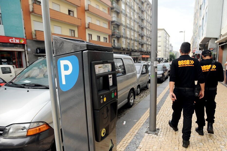 Estacionamento à superfície volta a ser pago em 60 ruas da cidade de Braga, após dois meses de interregno 