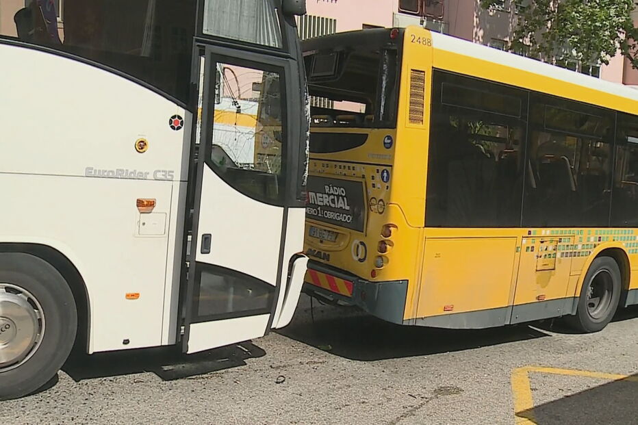 Acidente entre dois autocarros faz vários feridos em Lisboa	