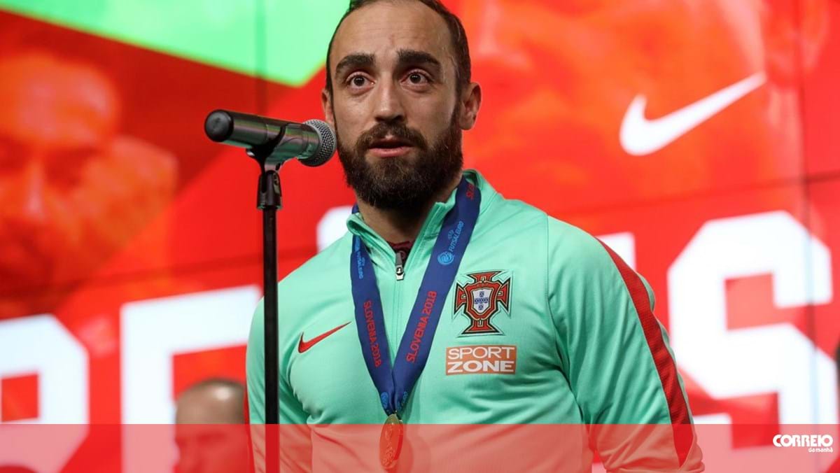 Ricardinho eleito o melhor jogador de futsal do mundo - Cm ao