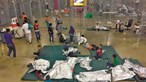 Crianças imigrantes presas em gaiolas