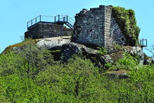 Vista do castelo de Aguiar da Pena 