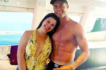 Cristiano Ronaldo posa com a sobrinha, Alícia, no luxuoso iate