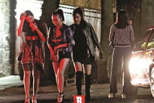 Jogadores do Benfica e FC Porto apanhados em festa com álcool e mulheres