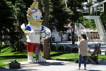 Zabivaka é uma mascote muito popular, que faz a delícia das crianças