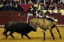 O filho do toureira João Moura a torear