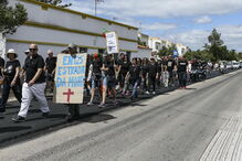 Cerca de 100 pessoas em protesto na EN125 contra degradação da via