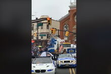 Festa azul e branca em Newark