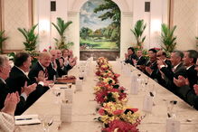 Donald Trump com o primeiro-ministro de Singapura Lee Hsien Loong