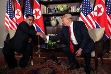 Trump cumprimenta Kim Jong-un em Singapura