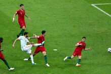 Diego Costa remata para o 1-1 no Portugal- Espanha